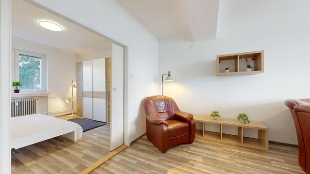 Bedroom; natural light, modern style