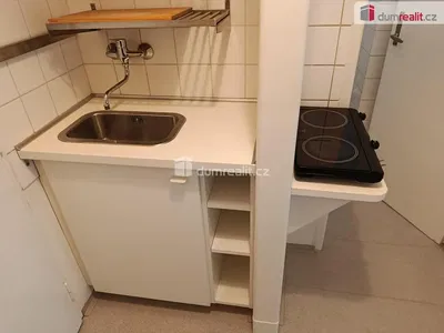 Küche; küchengeräte, fliesenboden