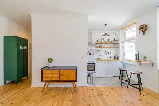 Kitchen; wood floor, natural light