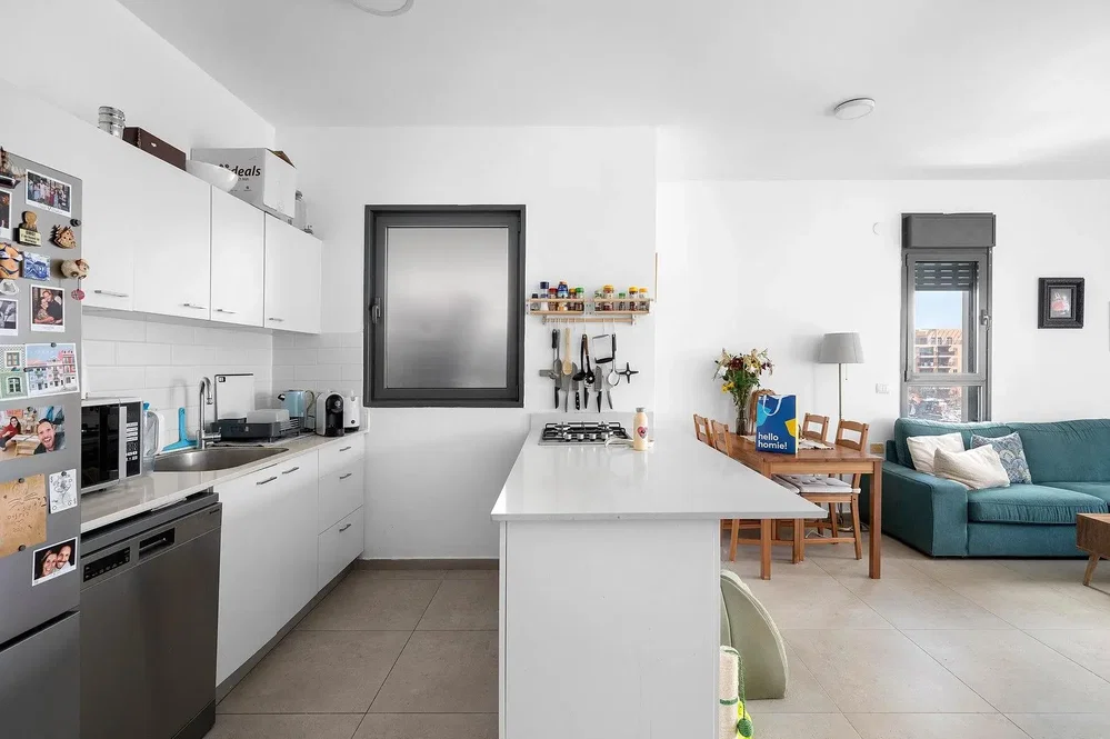 Cuisine; électroménager, lumière naturelle, style moderne