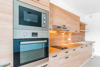 Küche; küchengeräte, renoviert, tageslicht