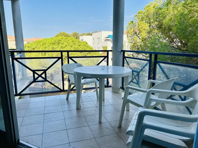 Балкон; поглед, плочице