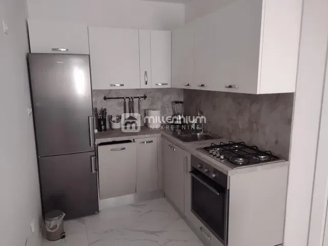 Cuisine; électroménager, rénové, carrelage