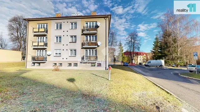 Kuća i okolina; pogled