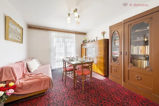 Obývací pokoj; rustikální styl, přirozené světlo