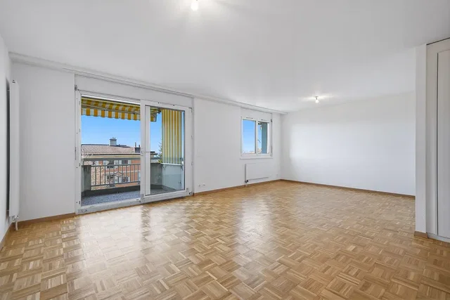 غرفة معيشة; إطلالة, أرضية خشبية, ضوء طبيعي