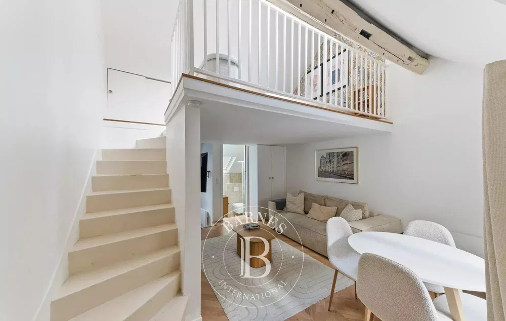 Дневна соба; природно светло, модерни стил