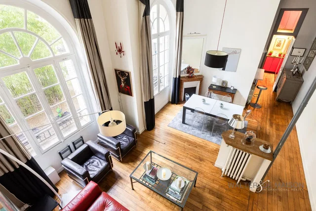 Salon; vue, parquet, lumière naturelle, style moderne