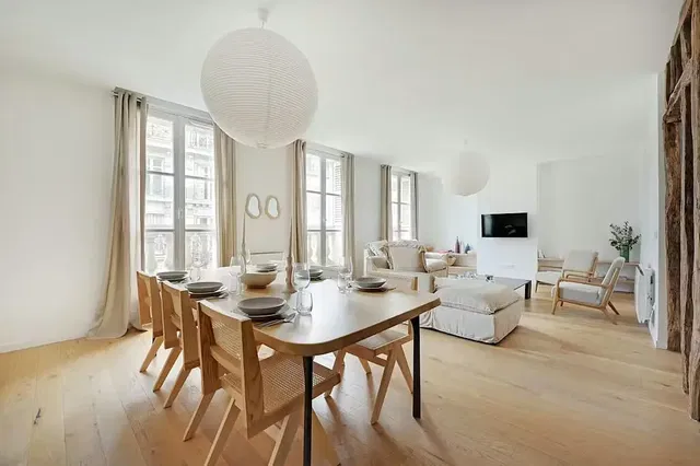 Wohnzimmer; blick, holzboden, tageslicht, moderner stil