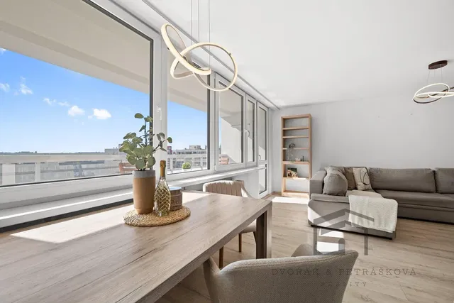 Soggiorno; vista, luce naturale, stile moderno