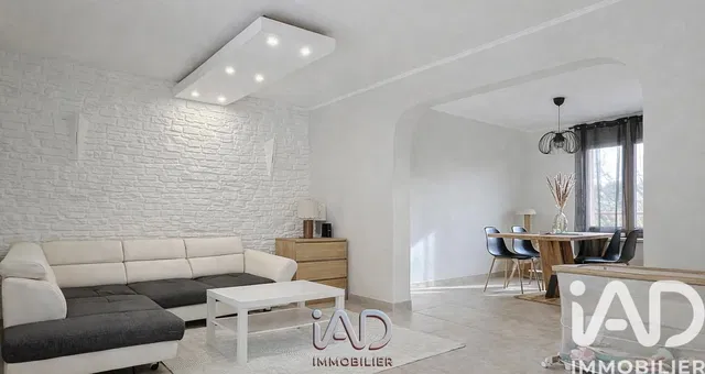 Soggiorno; luce naturale, stile moderno