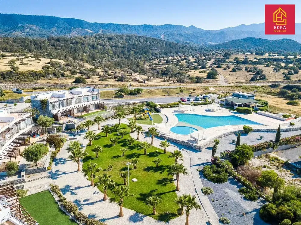 Кућа и околина; поглед, природно светло