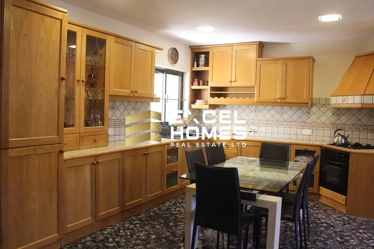 Küche; küchengeräte, fliesenboden