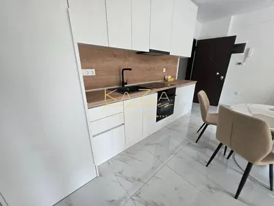 Cuisine; électroménager, carrelage, style moderne