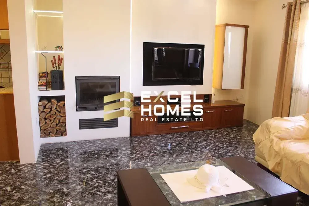 Wohnzimmer; kamin, fliesenboden