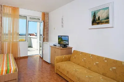 Oturma odası; manzara, doğal ışık