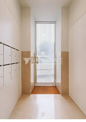 Гардероба; природно светло