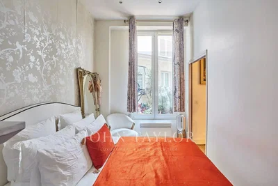 Spavaća soba; prirodno svjetlo, moderni stil
