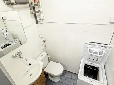 Toilette; fliesenboden