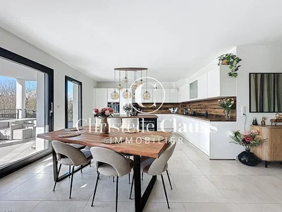 Cuisine; vue, style moderne, lumière naturelle