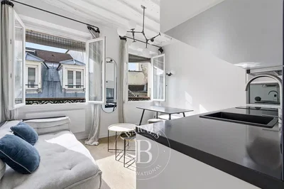 Cuisine; vue, style moderne, lumière naturelle