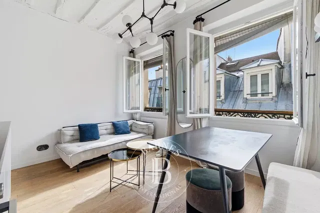 Living room; view, wood floor, natural light, modern style