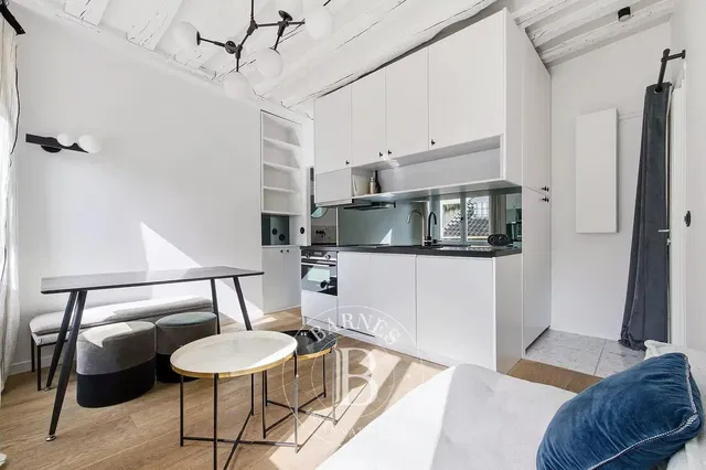 Kitchen; view, wood floor, natural light, modern style