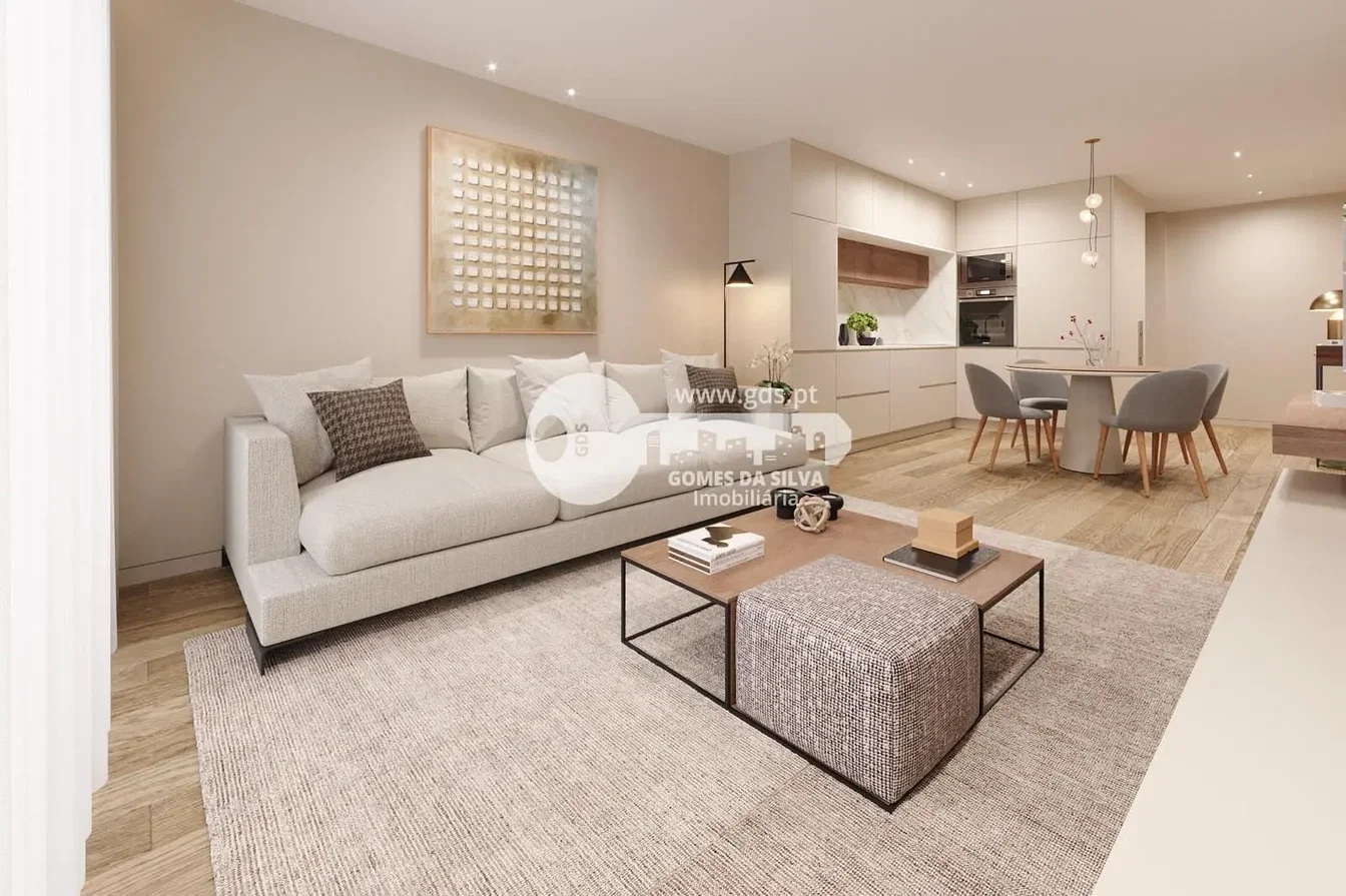 Obývací pokoj; moderní styl, dřevěná podlaha, přirozené světlo, kuchyňské spotřebiče