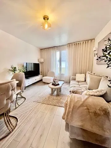 Living room; natural light, modern style