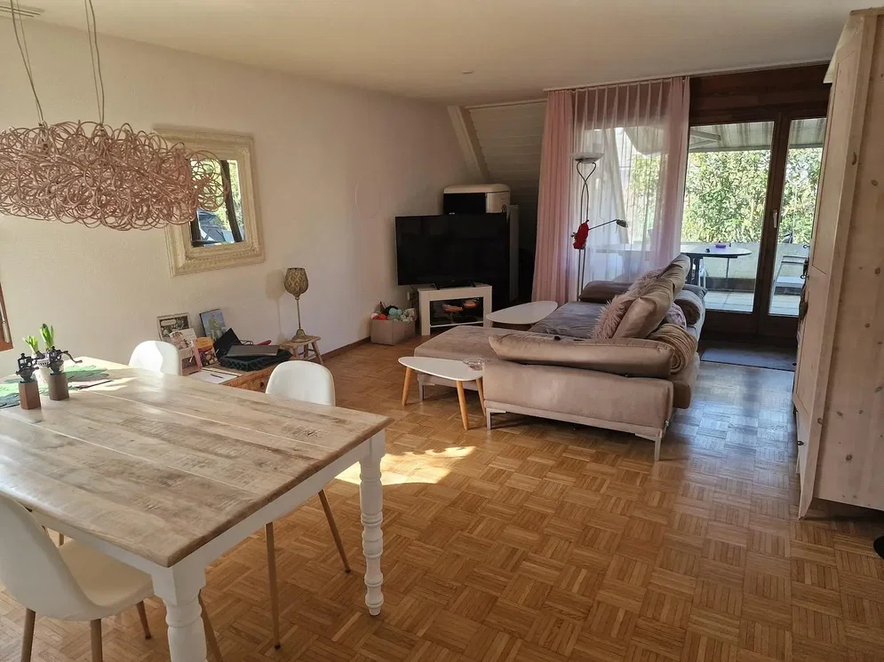 Salon; lumière naturelle, parquet
