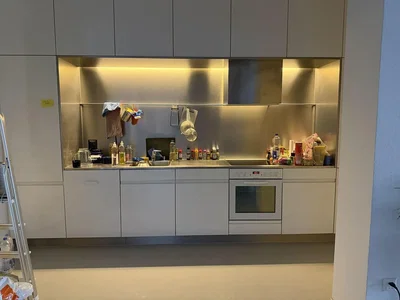 Cozinha; eletrodomésticos, renovado, luz natural