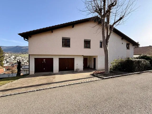 Haus und umgebung; blick