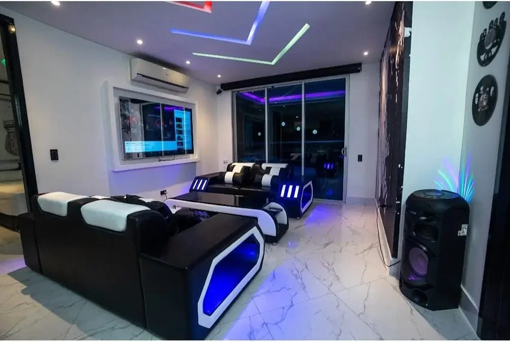 Wohnzimmer; moderner stil, tageslicht, fliesenboden
