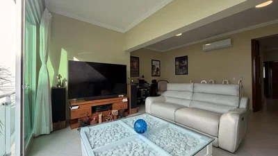Salón; luz natural, estilo moderno