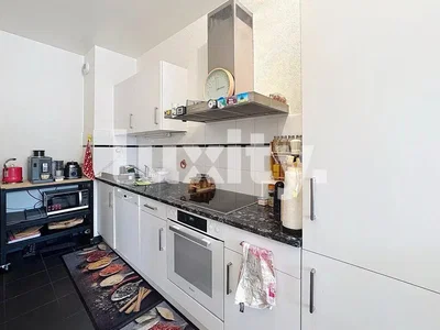Cuisine; électroménager, lumière naturelle