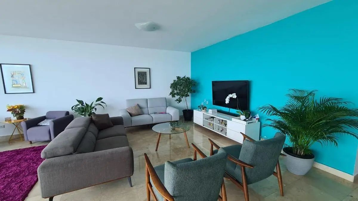Oturma odası; doğal ışık, modern stil