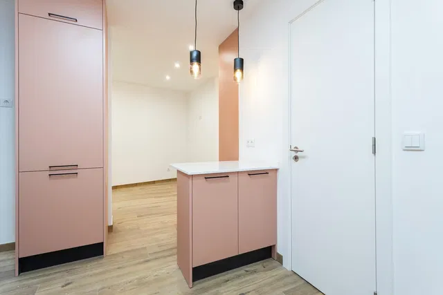 Küche; renoviert, tageslicht