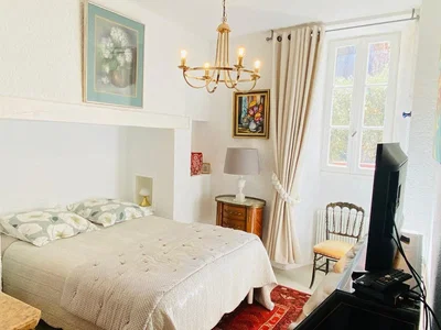 Yatak odası; doğal ışık, modern stil