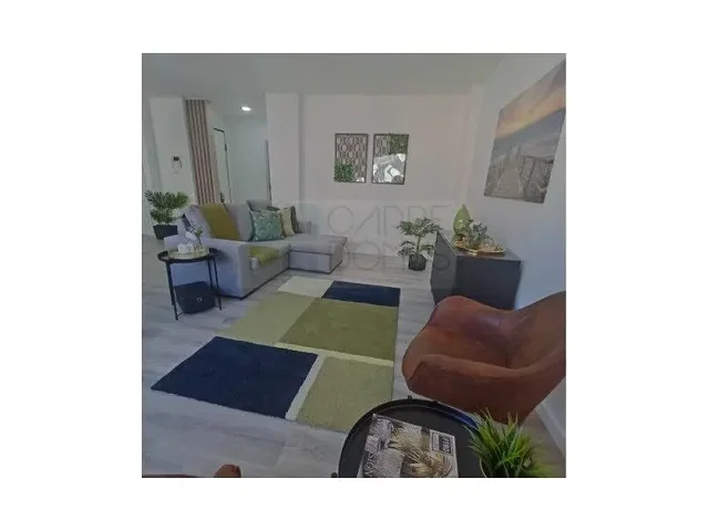 Salón; luz natural, estilo moderno, suelo de madera