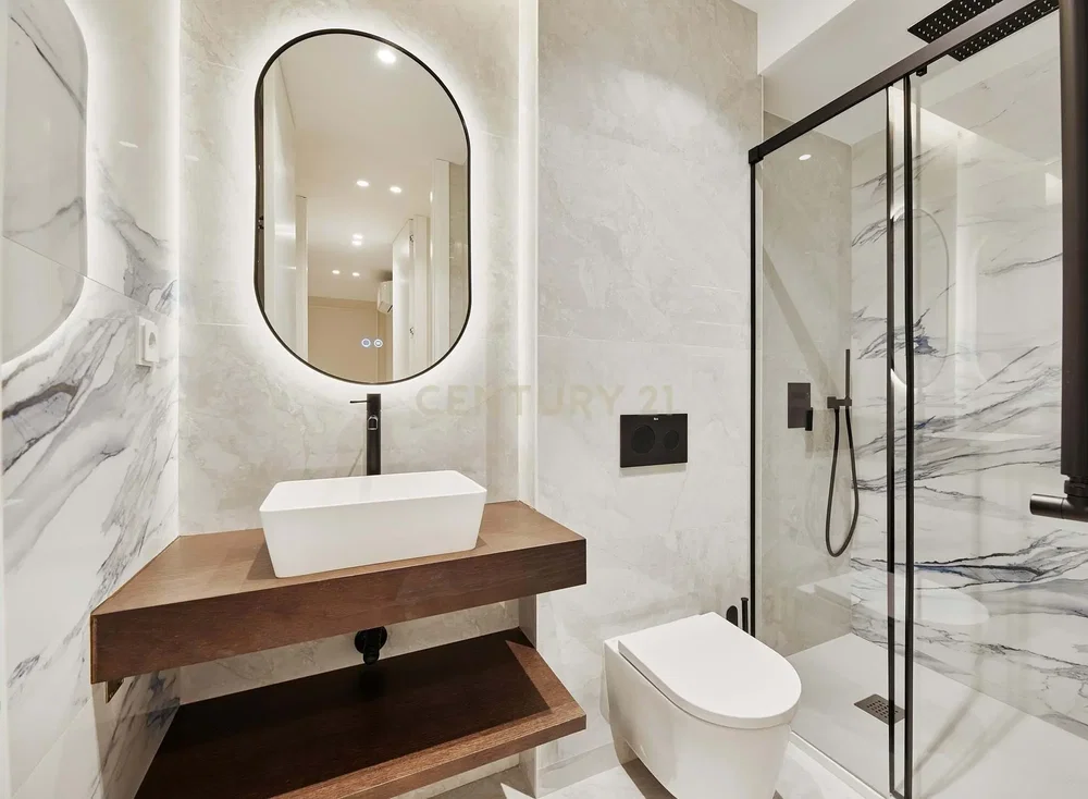 Banyo; tadilatlı, doğal ışık, modern stil
