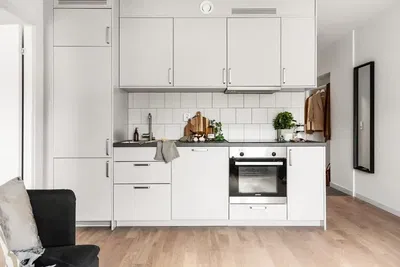 Cuisine; électroménager, lumière naturelle, style moderne, parquet