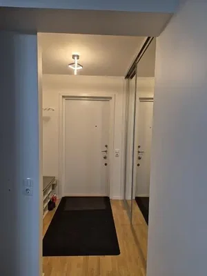 Garderobe; holzboden, tageslicht