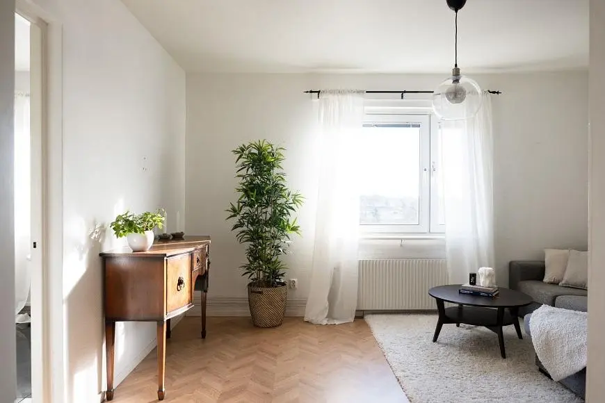 Wohnzimmer; tageslicht, holzboden