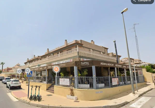 Maison et environs; commercial
