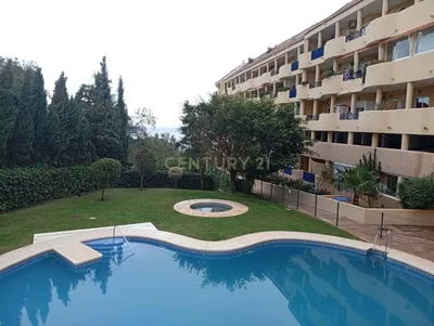 Dům a okolí; výhled