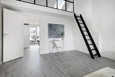Kammer; holzboden, tageslicht, moderner stil