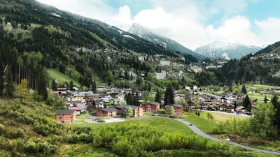 Кућа и околина; поглед, природно светло