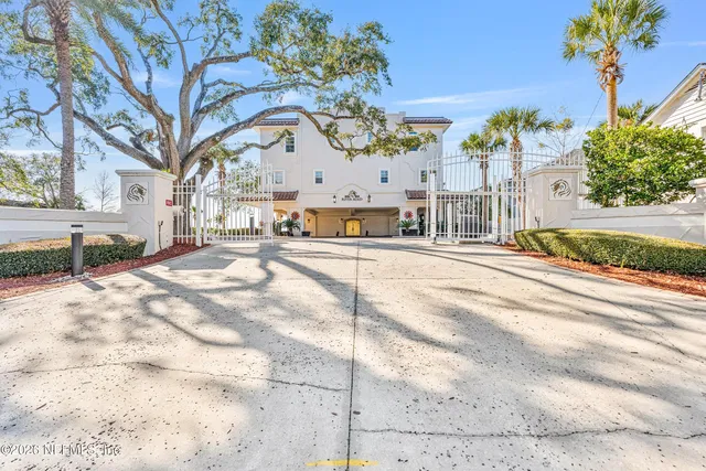 Maison et environs; vue