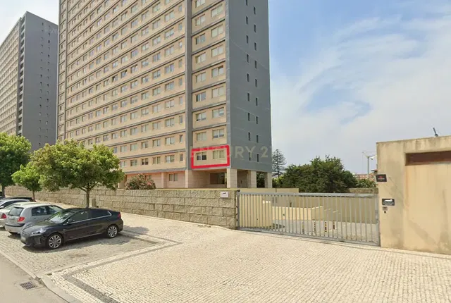 Casa y alrededores; vista