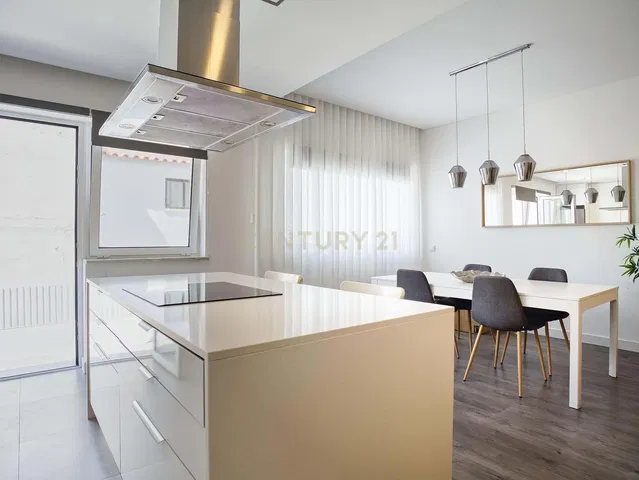 Cocina; vista, luz natural, estilo moderno